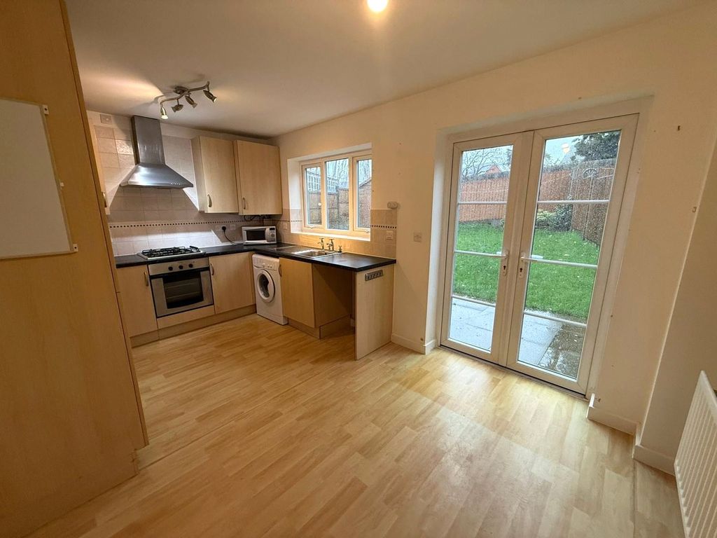 Property photo 2 of 14 Picture No. 11