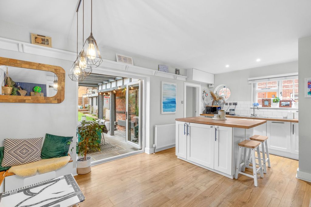 Property photo 3 of 15