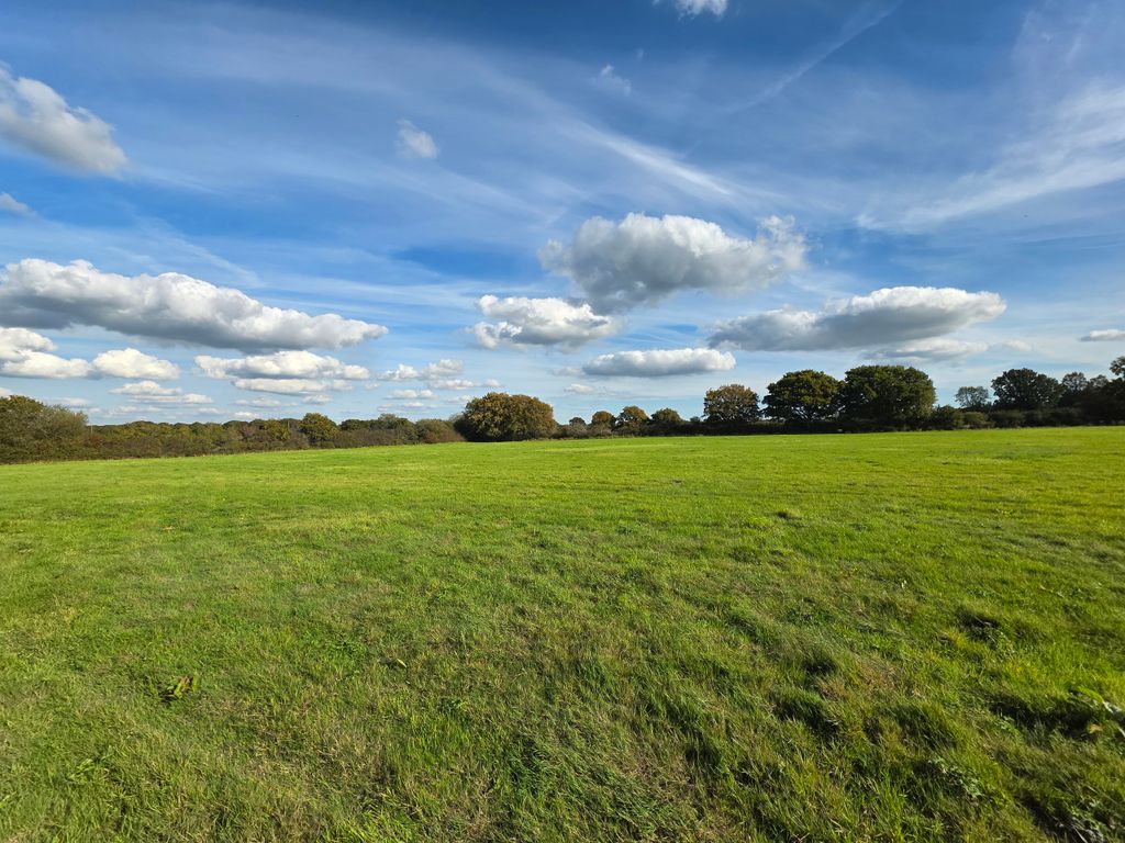 Property photo 3 of 9 20250929_151002