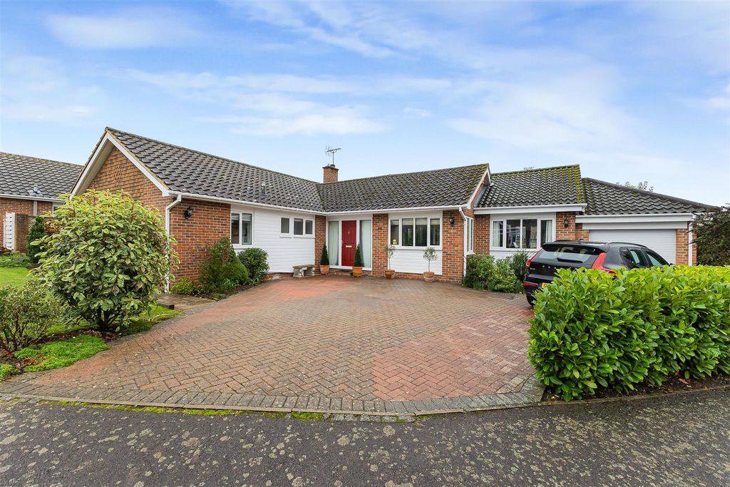 Property photo 1 of 35 89 Sallows Shaw Front Shot .Jpg