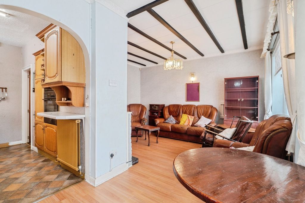 Property photo 3 of 16 Pbox-Img.Jpg