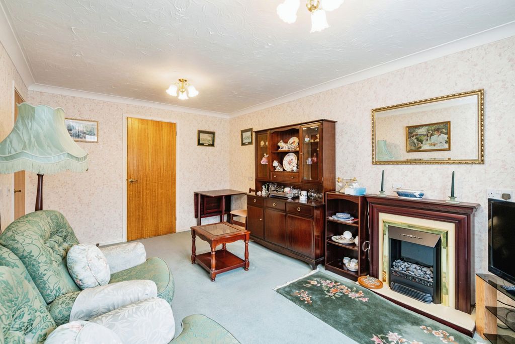 Property photo 3 of 14