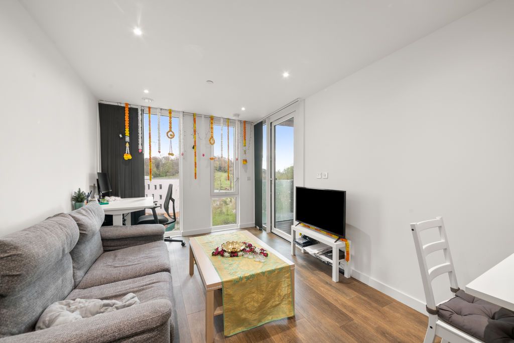 Property photo 2 of 16 Photo 1