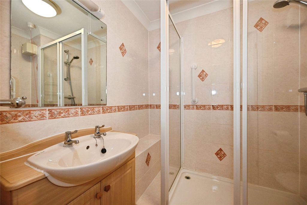 Property photo 2 of 10 Shower Room