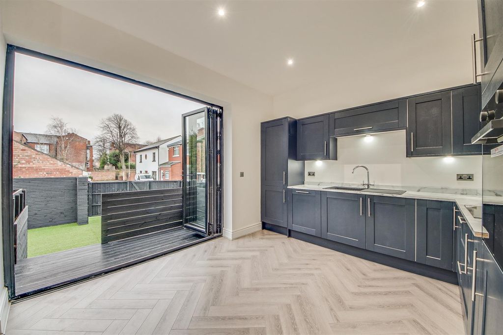 Property photo 2 of 32 5099372