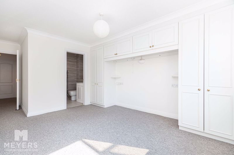Property photo 3 of 11 Photo 8