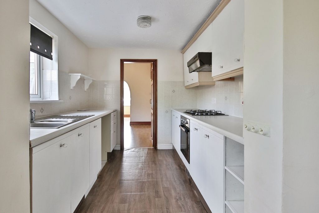 Property photo 2 of 15 4222223