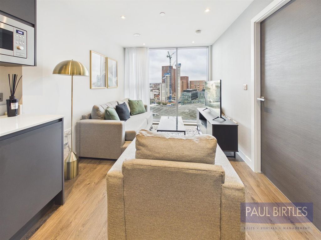 Property photo 3 of 21 Cam01301G0-Pr0728-Still010.Jpg