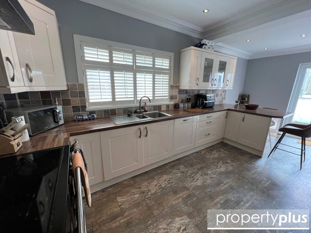 Property photo 3 of 22 Picture No. 16