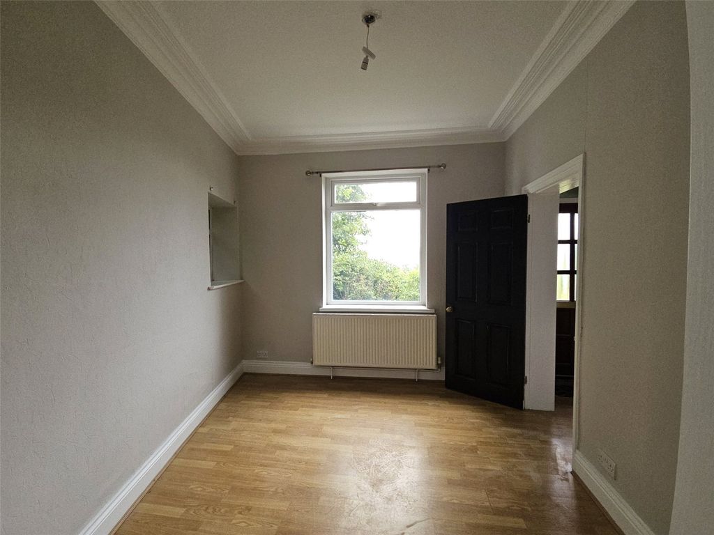 Property photo 3 of 12 Picture No. 02