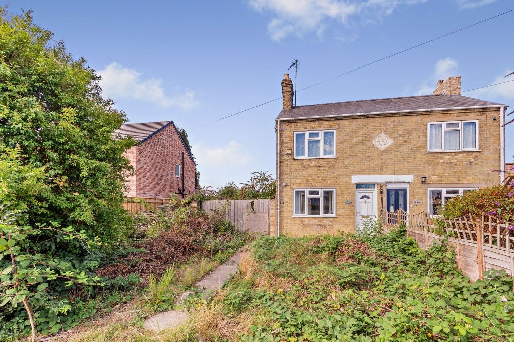 Property photo 1 of 8