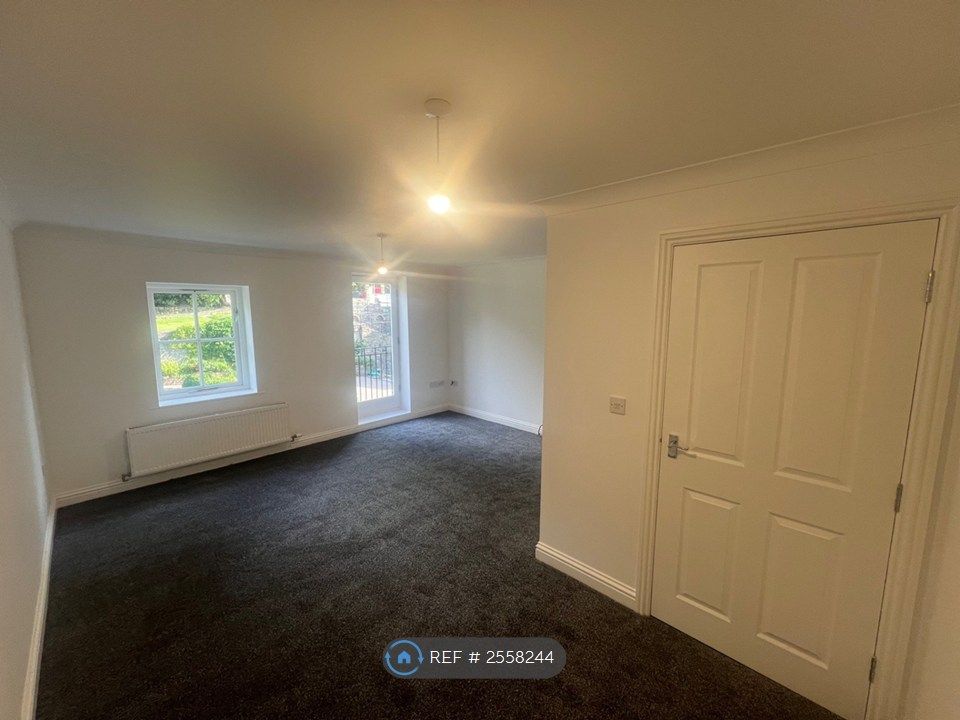 Property photo 3 of 23