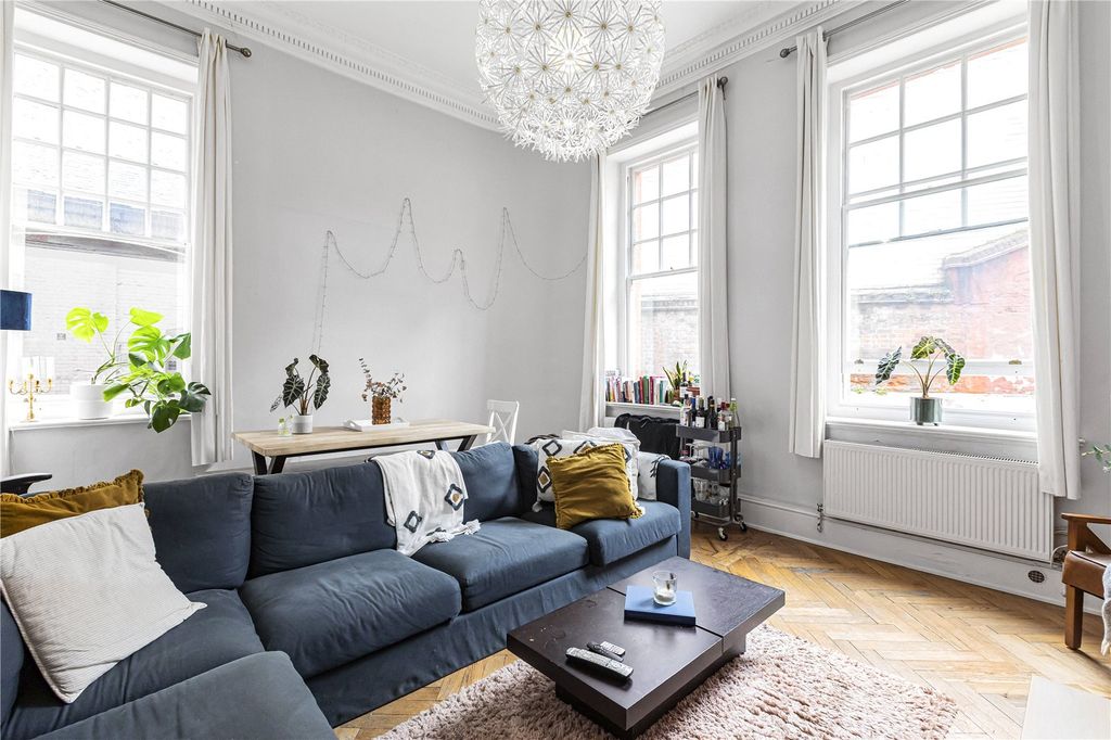 Property photo 1 of 18 Reception Room