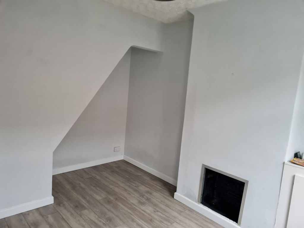 Property photo 3 of 11 Dining Room 2 .Jpg