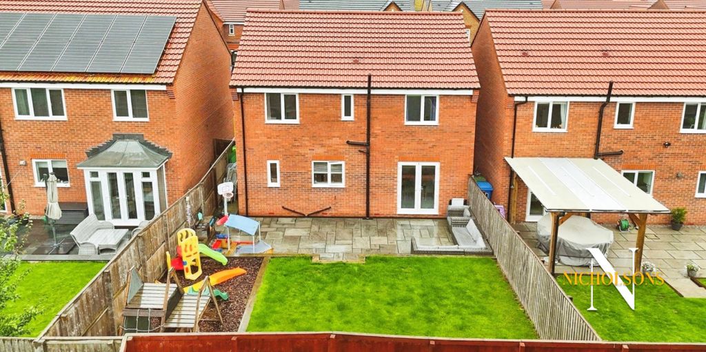 Property photo 2 of 19 4562112