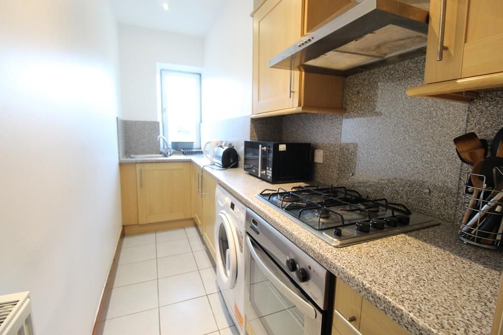 Property photo 3 of 6 Kitchen