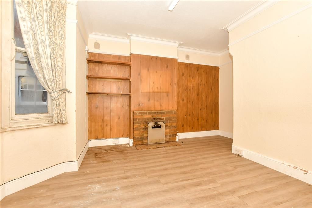 Property photo 3 of 8 Surrounding Area