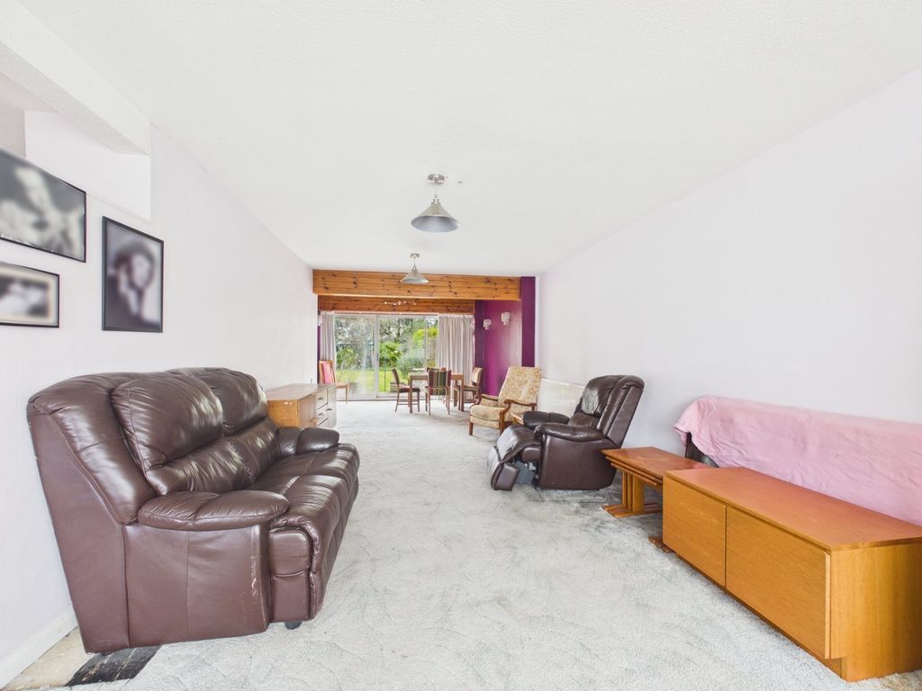Property photo 2 of 14 Living Room