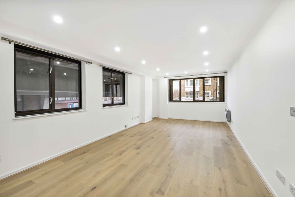 Property photo 2 of 5