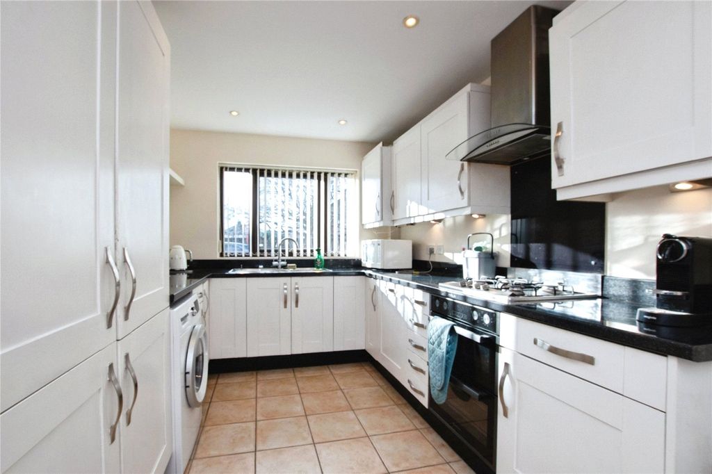 Property photo 3 of 32 Picture No. 07