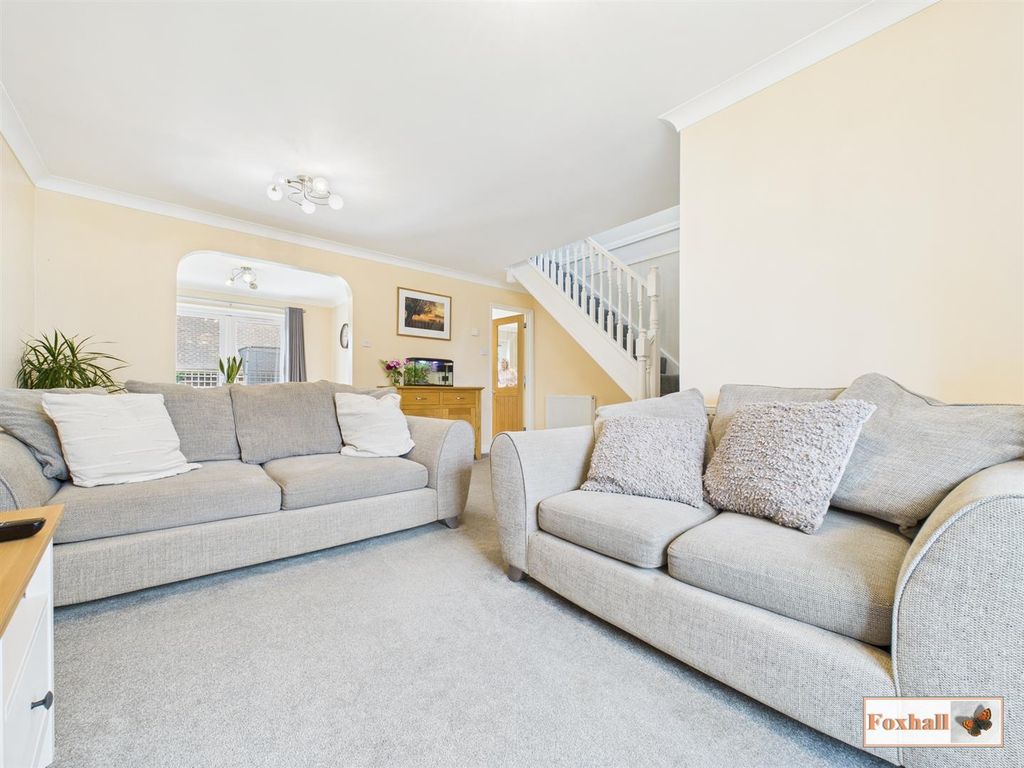 Property photo 3 of 22 Lounge