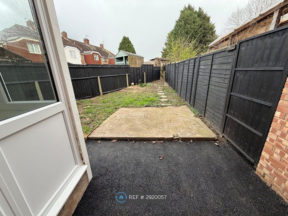 Property photo 2 of 25