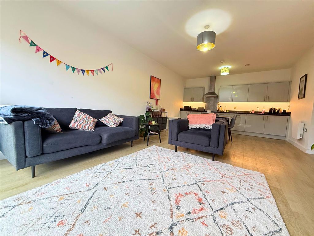 Property photo 3 of 16 3.Png