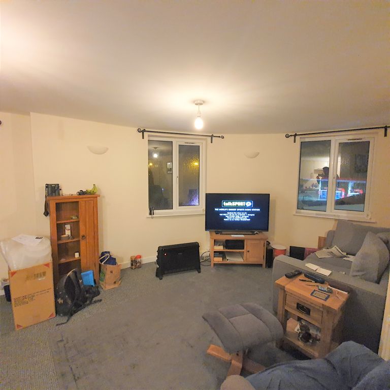 Property photo 3 of 8