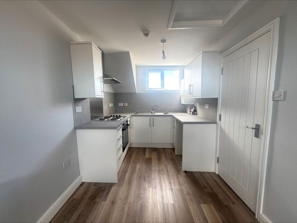 Property photo 2 of 6 Kitchen