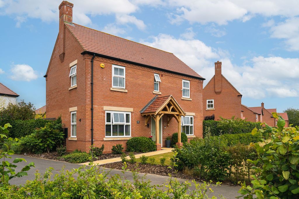 Property photo 1 of 33