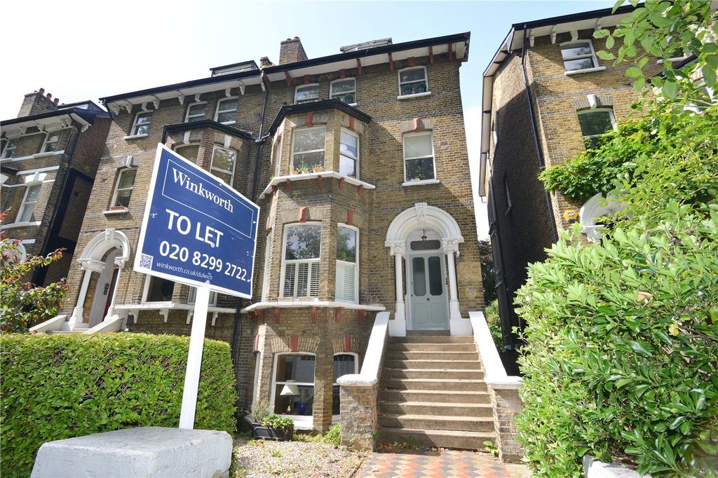 Property photo 2 of 9 External