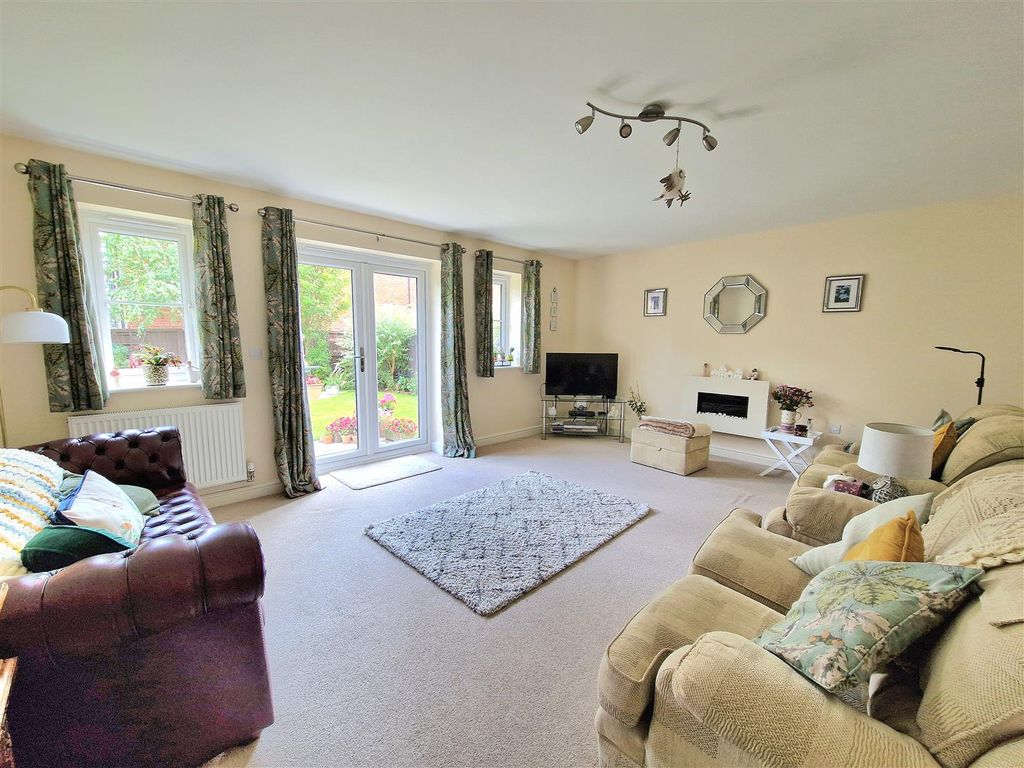 Property photo 2 of 24