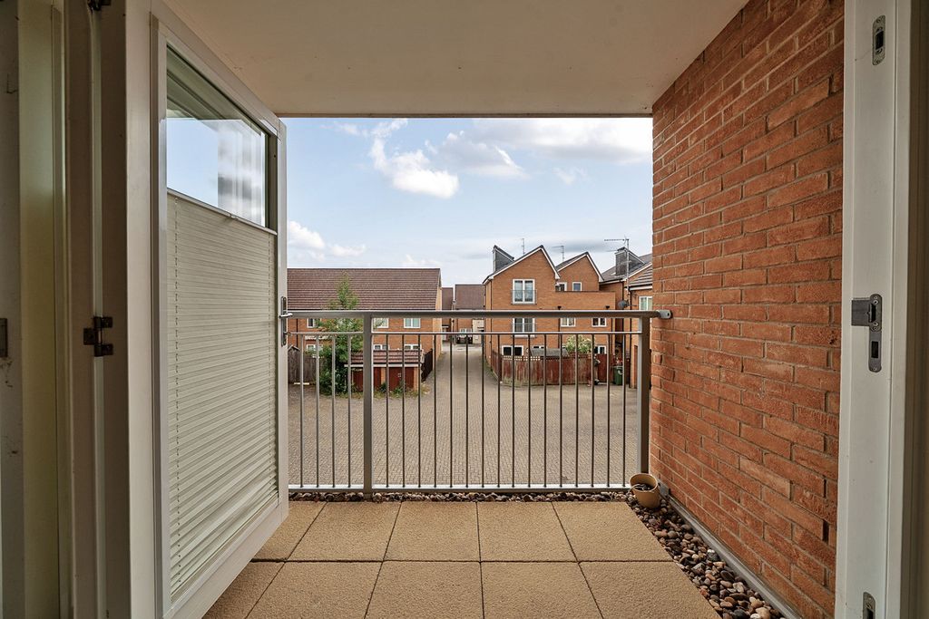 Property photo 3 of 18