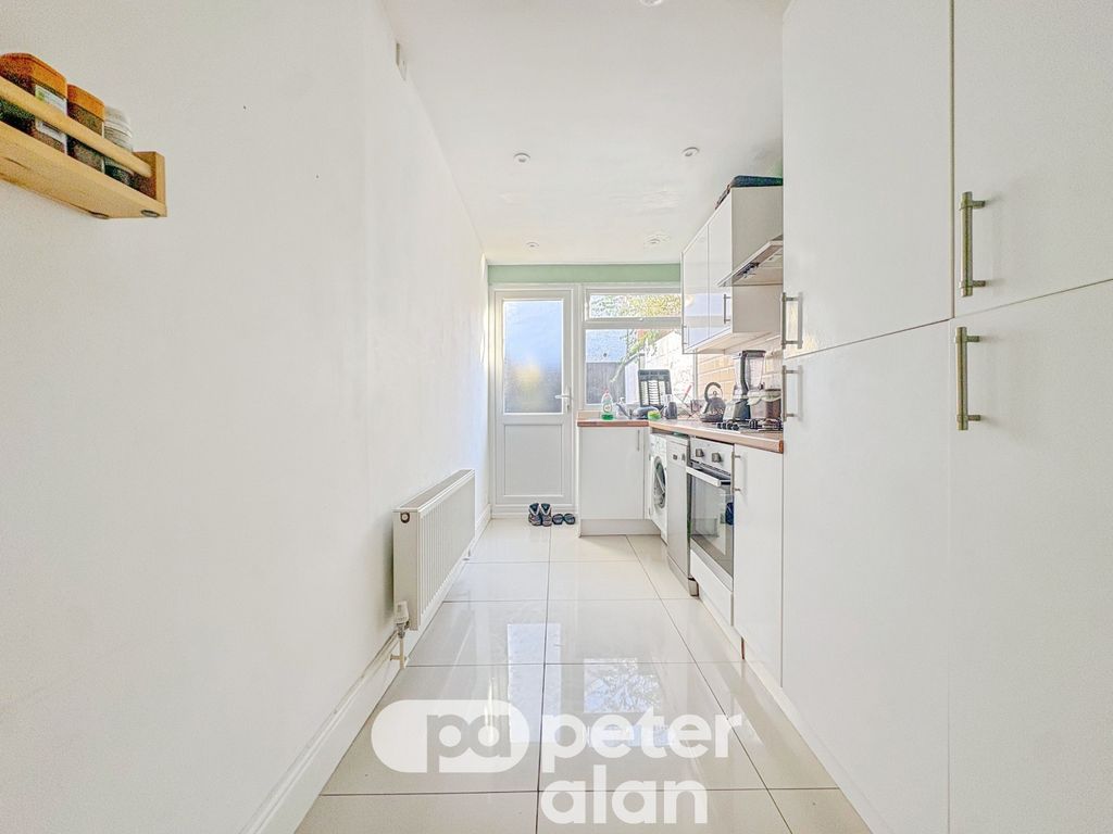 Property photo 3 of 13 Kitchen