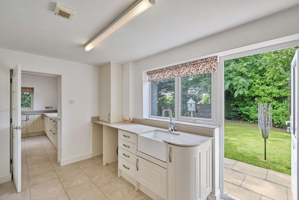 Additional image 16 of 4 bed bungalow for saleStowe Hill Gardens, Lichfield, Staffordshire WS13