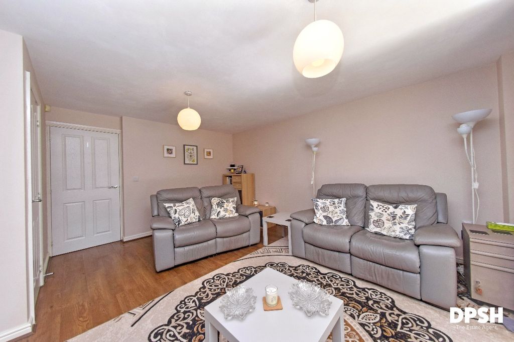Property photo 2 of 26