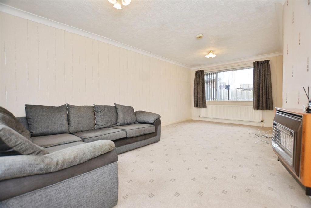 Property photo 3 of 14 Lounge/Diner