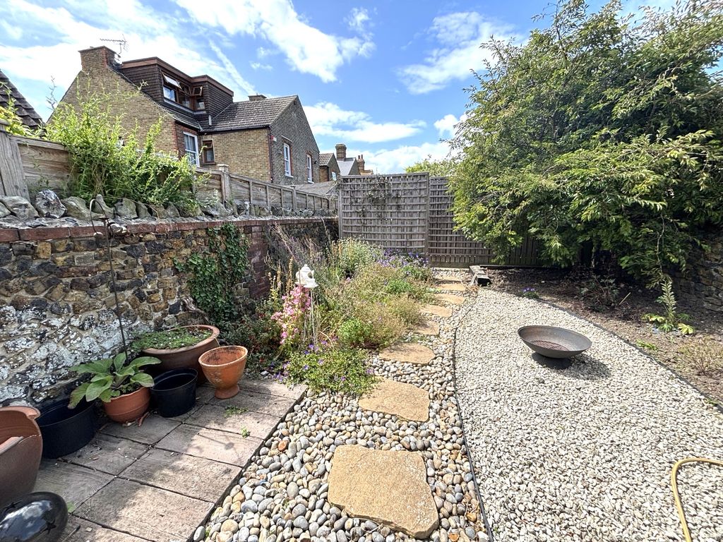 Property photo 2 of 21