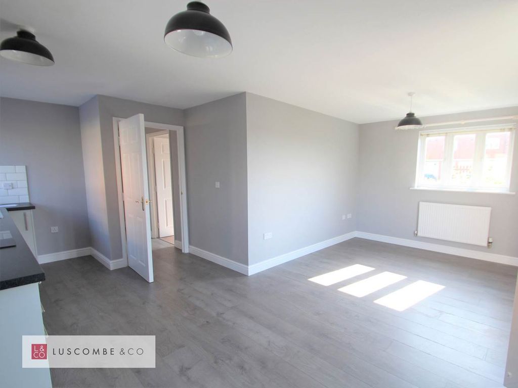 Property photo 3 of 14 Living Room