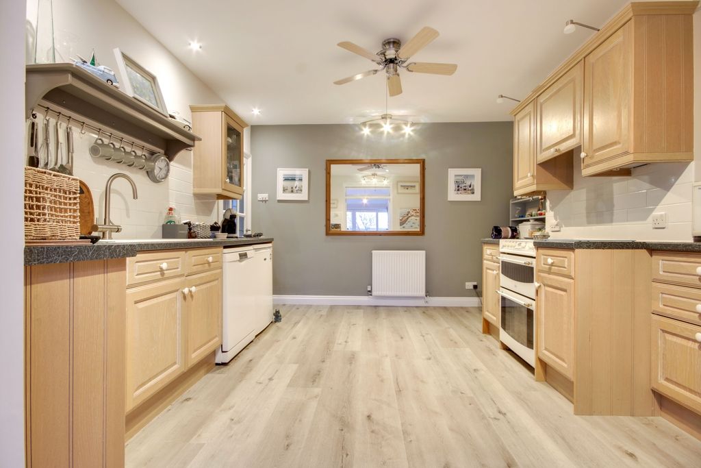Property photo 3 of 17 Img_1532-Img_1534-1
