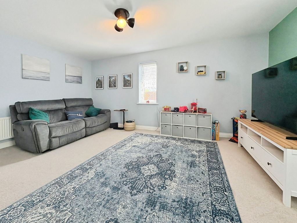 Property photo 1 of 7 Photo 7