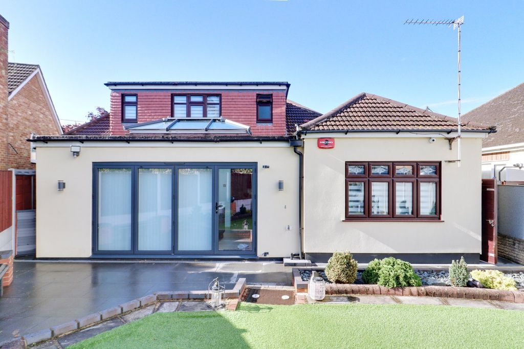 Property photo 2 of 25