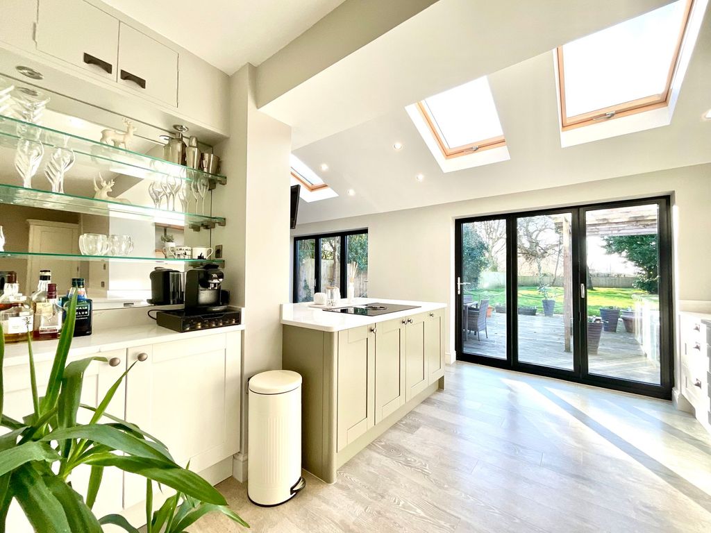 Property photo 2 of 24