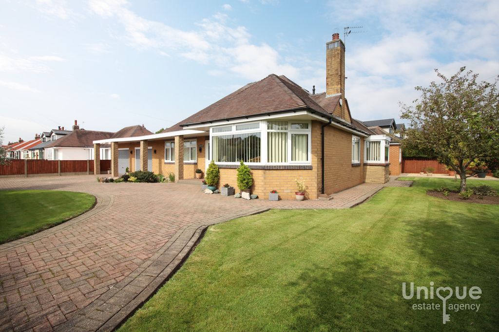 Property photo 1 of 32