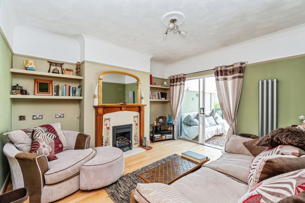 Property photo 3 of 18 Pbox-Img.Jpg