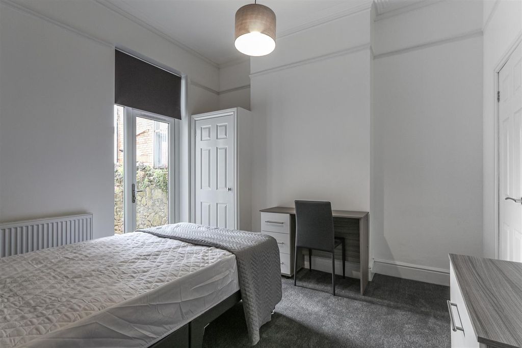 Property photo 2 of 7 Romilly Road 105-12.Jpg