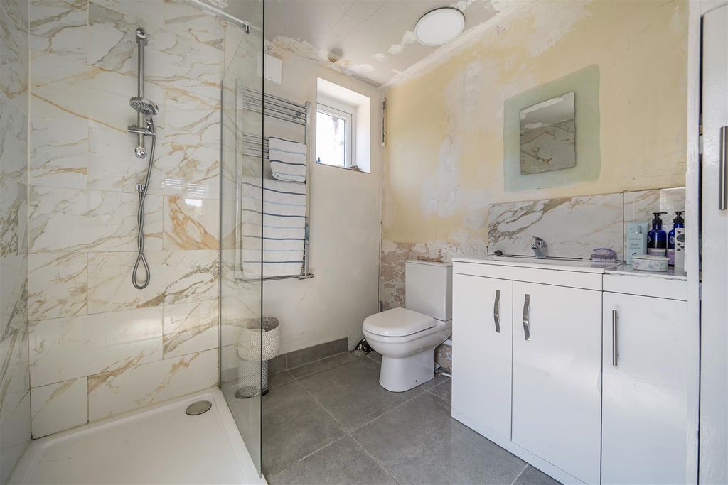 Property photo 2 of 29 Ground Floor Shower Room