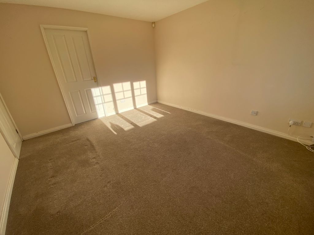 Property photo 3 of 9 Bedroom 4