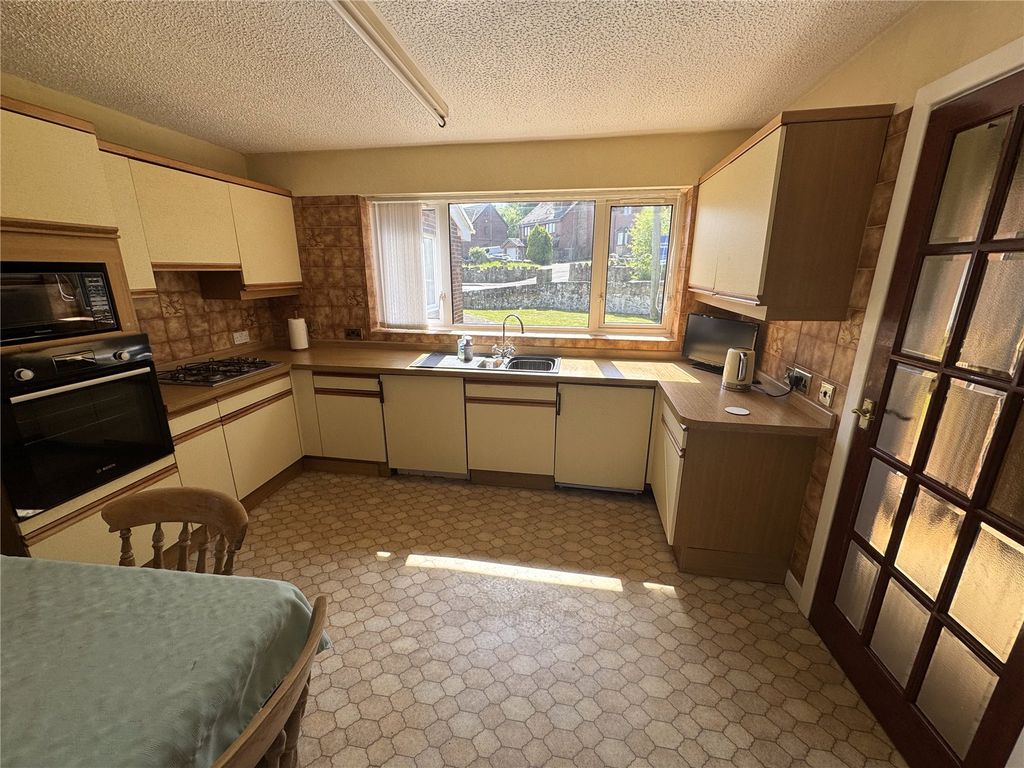 Property photo 2 of 29 Kitchen