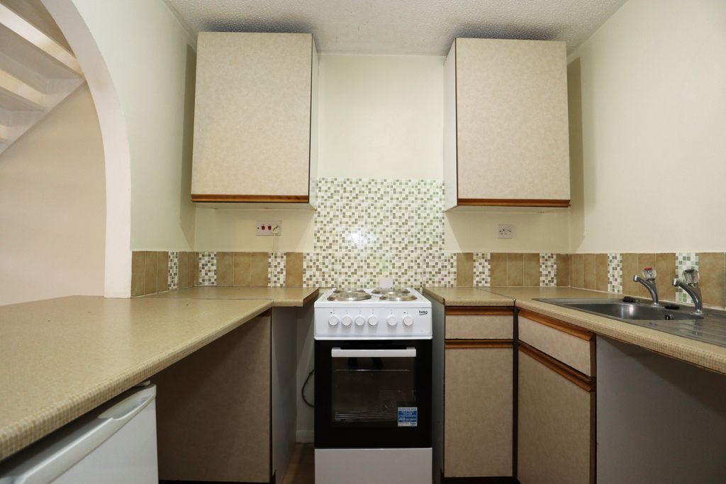Property photo 2 of 8